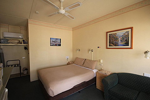 Aromet Motor Inn - Accommodation Brisbane 3