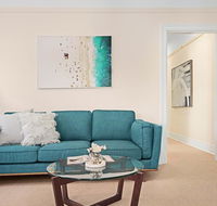 Art Deco apartment steps from harbour and beach - Accommodation Brisbane