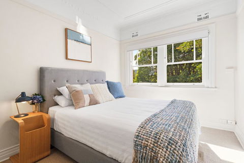 Art Deco Apartment Steps From Harbour And Beach - Accommodation Brisbane 1
