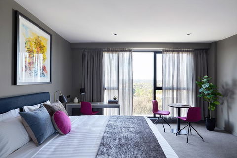 Art Series - The Chen - Accommodation Brisbane 3