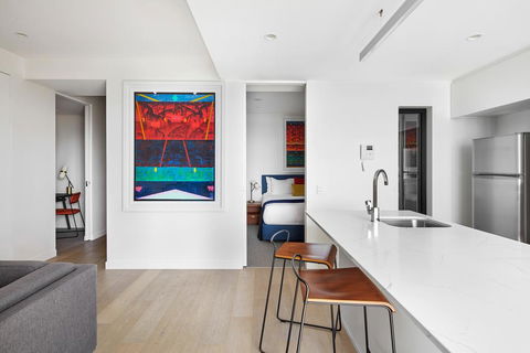 Art Series - The Johnson - Accommodation Brisbane 1
