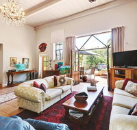 Arty Warehouse Apartment - stroll to South beach - Accommodation Brisbane