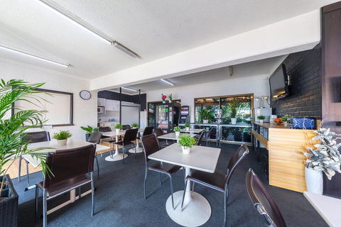 Ascot Budget Inn & Residences - Accommodation Brisbane 3