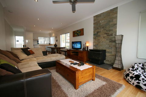 Aspect 1/8a Poly Cow Lane - Accommodation Brisbane 0