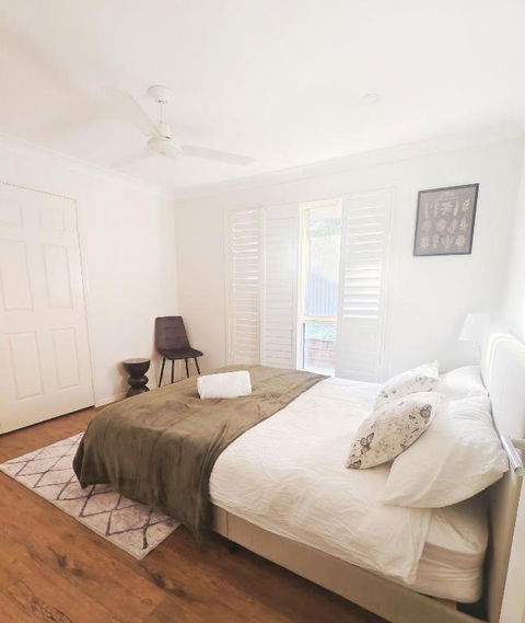 Luxury 3 BR House Near EMP - Accommodation Brisbane 0
