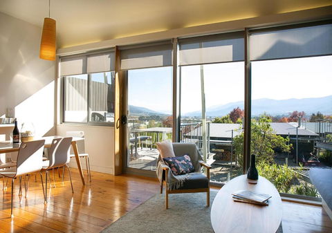 Luxury Scandinavian Townhouse - Accommodation Brisbane 2