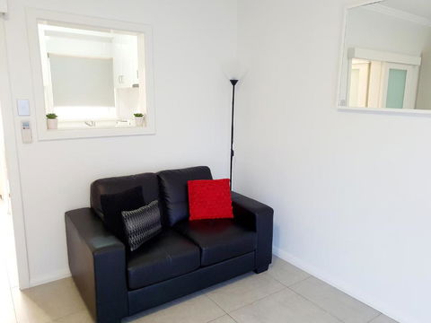 M4 West Perth Studio Apartment Near Kings Park - Accommodation Brisbane 1