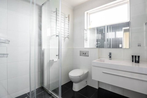 Maddox, 5min Walk To Train With Netflix And Parking - Accommodation Brisbane 2