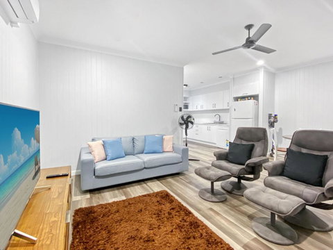 Magnetic Reef Unit 2 - Accommodation Brisbane 1