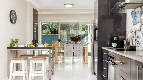 Magnolias - Accommodation Brisbane 3