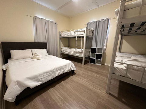 Massive 3 Bedroom Home With Backyard - Accommodation Brisbane 1