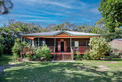 Merindah - Modern, Pet-Friendly Home In Central Agnes Water - Accommodation Brisbane 0