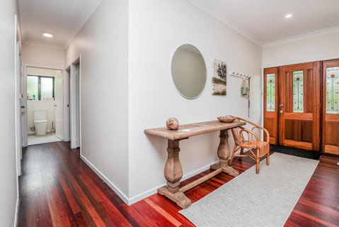 Merindah - Modern, Pet-Friendly Home In Central Agnes Water - Accommodation Brisbane 1