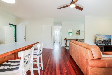 Merindah - Modern, Pet-Friendly Home In Central Agnes Water - Accommodation Brisbane 3