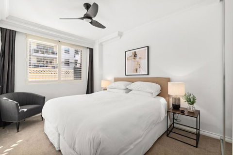 Modern 2-Bed With Pools, Gym, Tennis Court & Sauna - Accommodation Brisbane 2