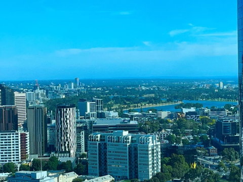 Modern 3 Bedroom Apartment With Amazing Views - Accommodation Brisbane 3