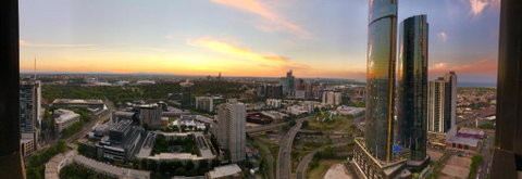 Modern 3 Bedroom Apartment With Amazing Views - Accommodation Brisbane 1