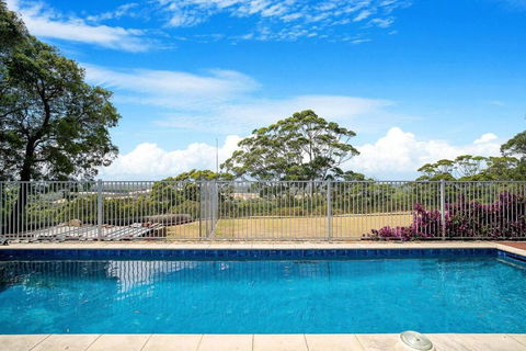 Moondyne Estate Exclusive & Pet Friendly Hilltop Retreat - Accommodation Brisbane 0