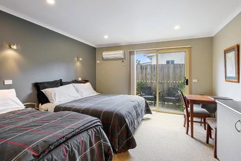 Motel Strahan - Accommodation Brisbane 0