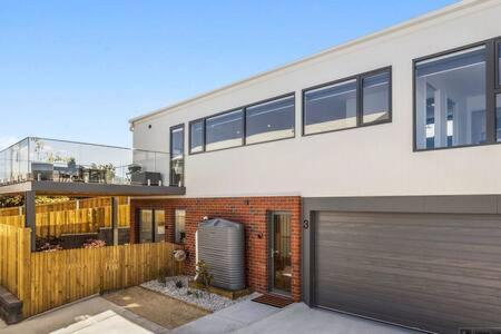 Mountain View Villa-close To Shops-10min To CBD - Accommodation Brisbane 3