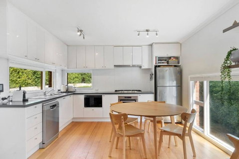 New Town Bungalow - A Leafy Family Haven - Accommodation Brisbane 2