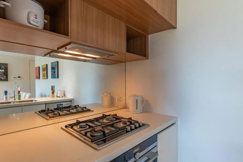 Next To Station Family & Friend Free Parking - Accommodation Brisbane 3