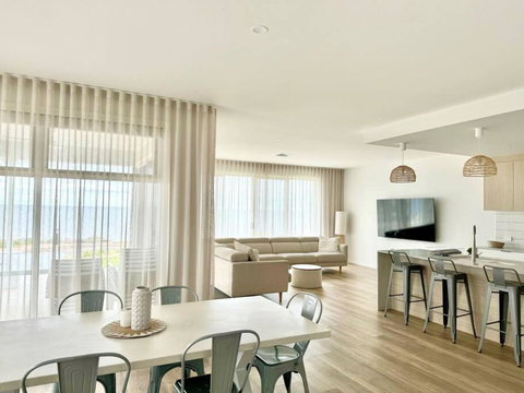 North Beach Hamptons - Accommodation Brisbane 0