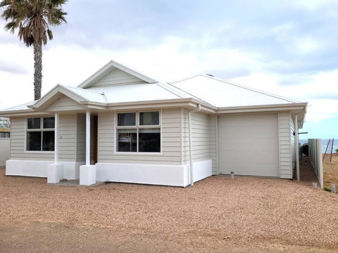 North Beach Hamptons - Accommodation Brisbane 1