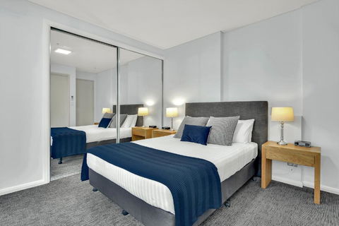 North Sydney Large Two Bedroom MIL2302 - Accommodation Brisbane 1