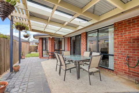 Oasis Springs - Accommodation Brisbane 1