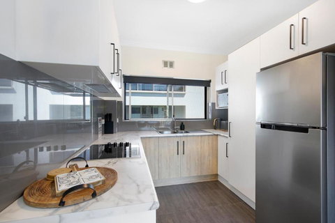 Ocean Spray 8 - Accommodation Brisbane 3