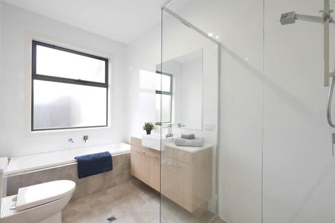 No Stairs Dbl Garage Aircon Woodville North - Accommodation Brisbane 3