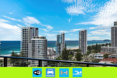 OPUS Apartment - Beach At Your Doorstep Short Walk To Light Rail - Accommodation Brisbane 0