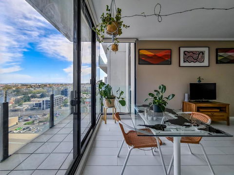 Ocean View Apartment Close To CBD With Indoor Pool. - Accommodation Brisbane 0
