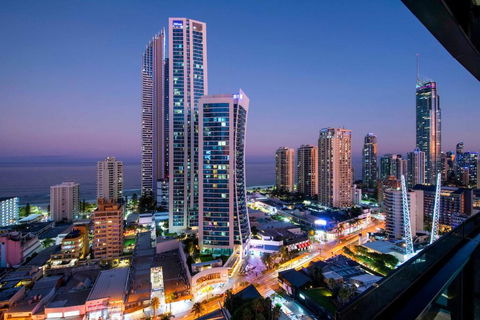 OCEAN VIEW APARTMENTS - Circle On Cavill - Self Contained & Privately Managed - Accommodation Brisbane 2