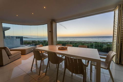 Ocean View Villa With Pool Spa & Cinema - Accommodation Brisbane 1