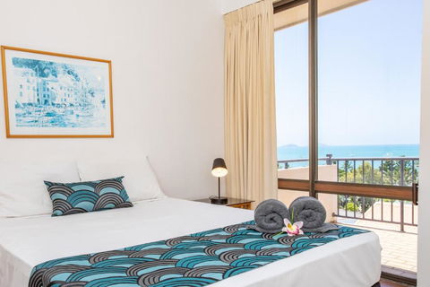 OCEAN VIEWS 10 - Accommodation Brisbane 3