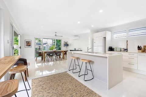 OCEAN55- Mooloolaba Family Holiday Home - Accommodation Brisbane 0