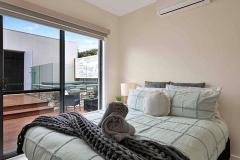 OG Spa Retreat- 3 Bedroom, Spa, Central, Aircon - Accommodation Brisbane 1