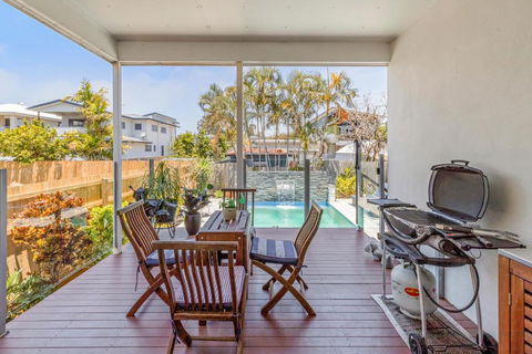 On Esplanade Own Flat & Pool, Manly Cafe Precinct - Accommodation Brisbane 3