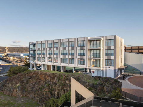 One North Terrace - Accommodation Brisbane 1