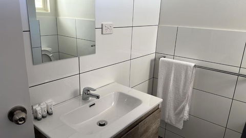 OUYEN MOTEL - Accommodation Brisbane 3