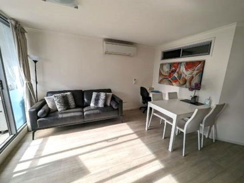 Onsite Parking, Self Check-in - Accommodation Brisbane 1