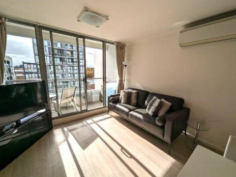 Onsite Parking, Self Check-in - Accommodation Brisbane 3