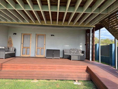 One Bedroom CBD Unit, Walk To Beaches & Cafes - Accommodation Brisbane 2