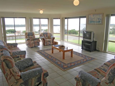 ORSO1O - Water View House - Accommodation Brisbane 1