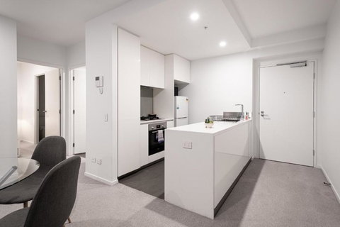 Panoramic Views 2br With Pool And Free Carpark - Accommodation Brisbane 2