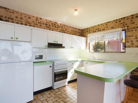 Pacific Pines Unit 4 - Accommodation Brisbane 2