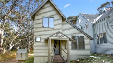 Paddys - Accommodation Brisbane 0