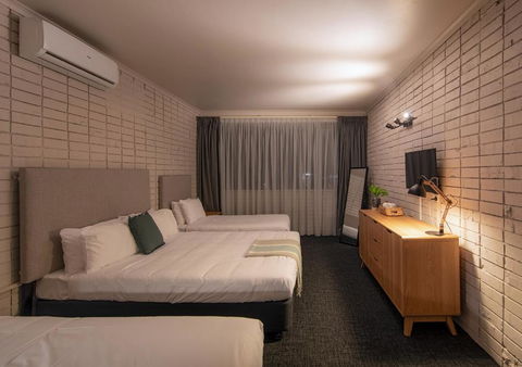 Palms Hotel - Accommodation Brisbane 3